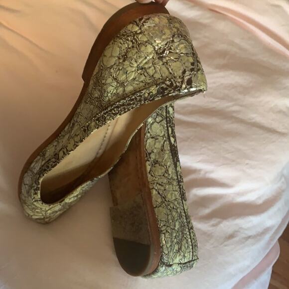 FRYE cream and silver crinkle CARSON BALLET flats - Picture 8 of 10